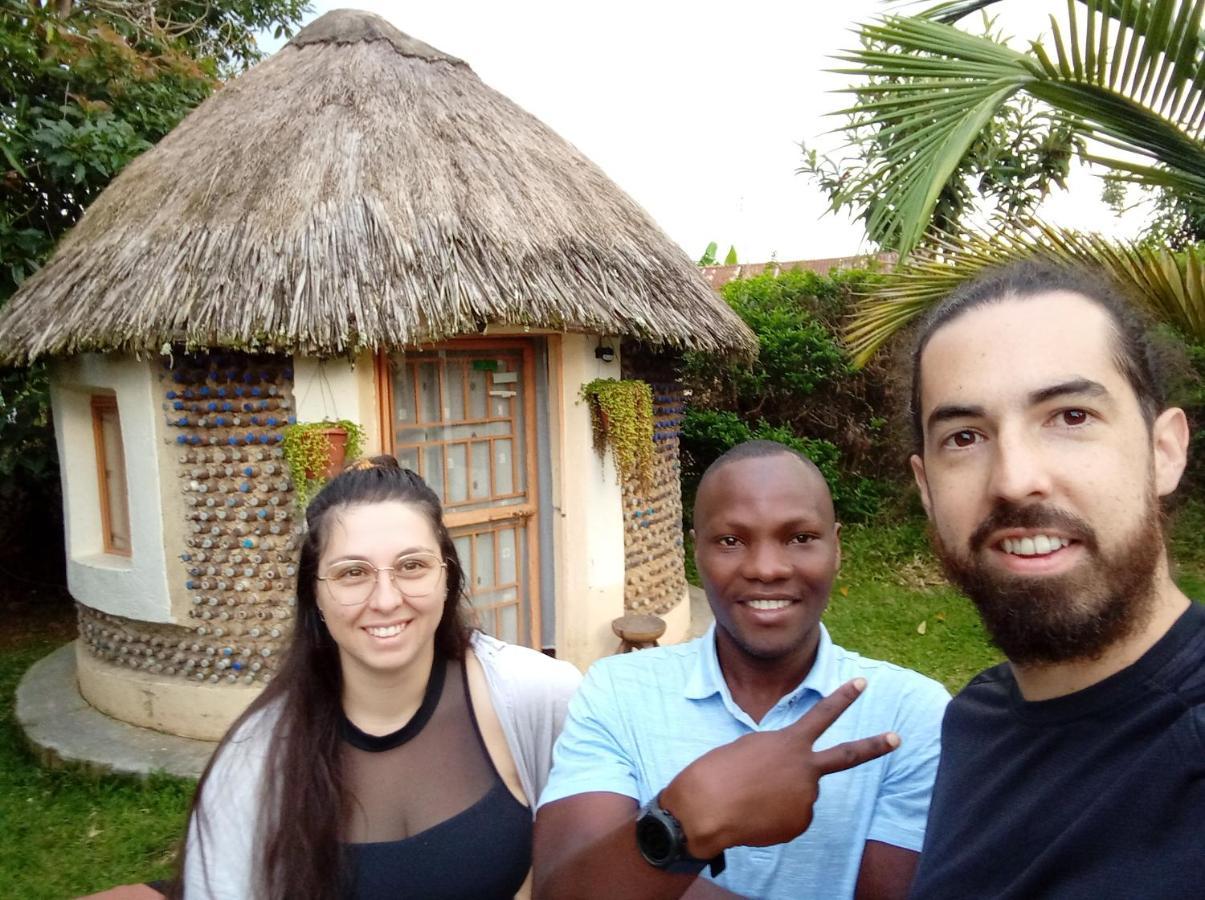 Plastic Bottles House Entebbe Exterior photo