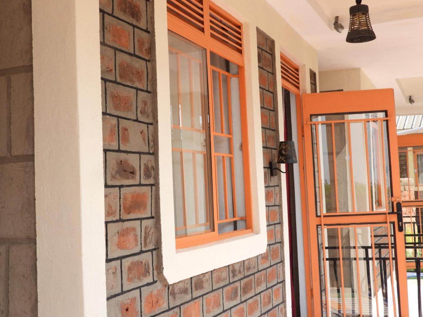 Plastic Bottles House Entebbe Exterior photo